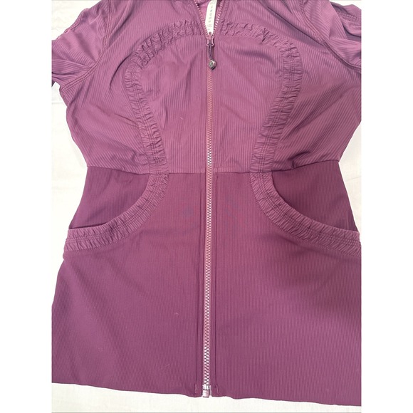 Lululemon Hooded Define Jacket Ruched Nulu Slim Fit Size 8 BORDEAUX EXCELLENT - Picture 5 of 16